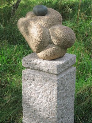 Spire - skulptur i granit